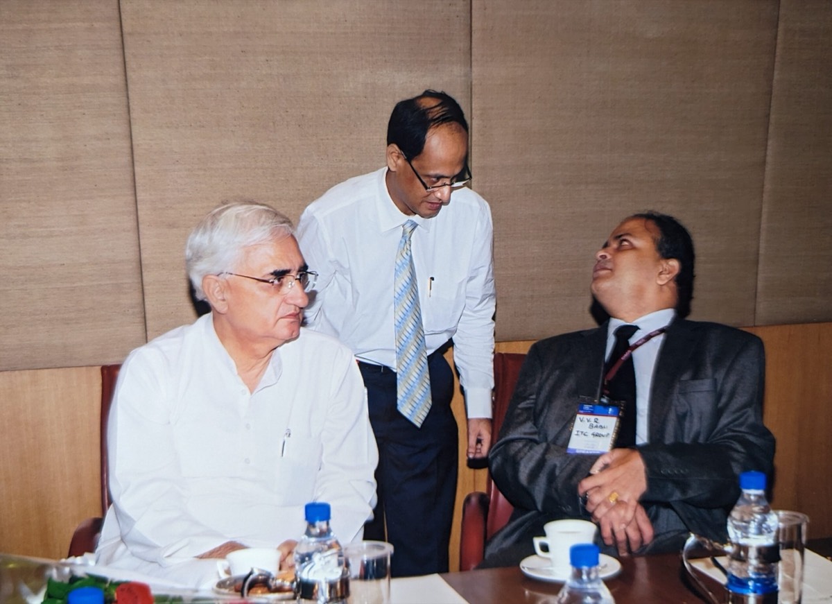 Suparno Moitra speaking at the NASSCOM CEO Summit 2009